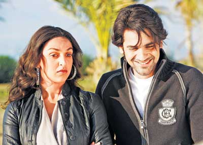 Esha Deol bullies Arjan Bajwa